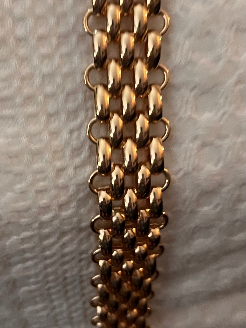 Vince Camuto Gold Chain Link Belt with Buckle and Charm - Picture 4 of 6
